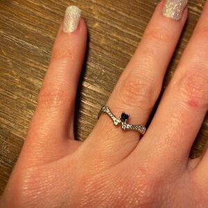 Elegant Silver Ring with black gem